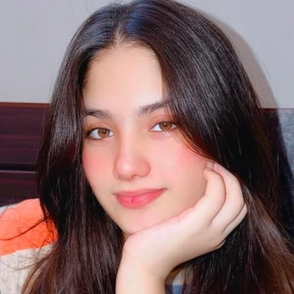 KOMAL🌻