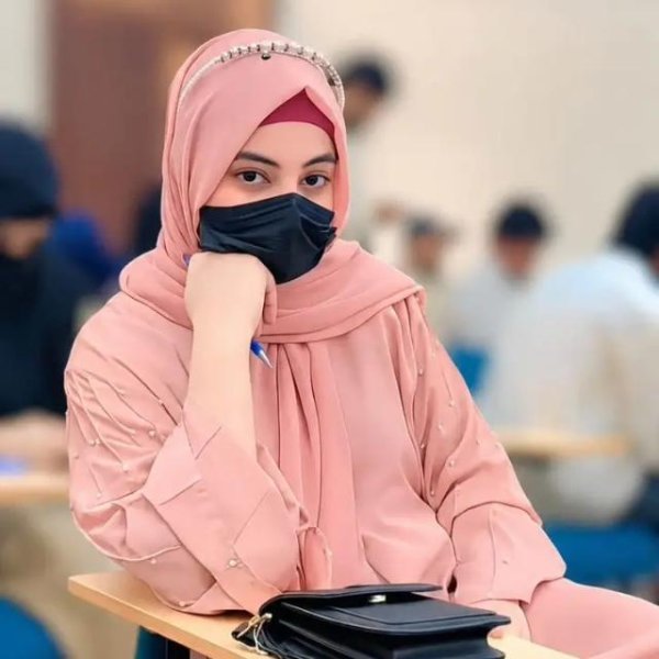 Only girls chatting