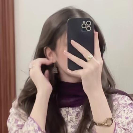 only girls 🌸🤭